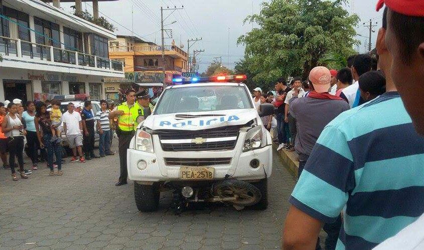 Policia Atropella Motociclista en Puerto Quito